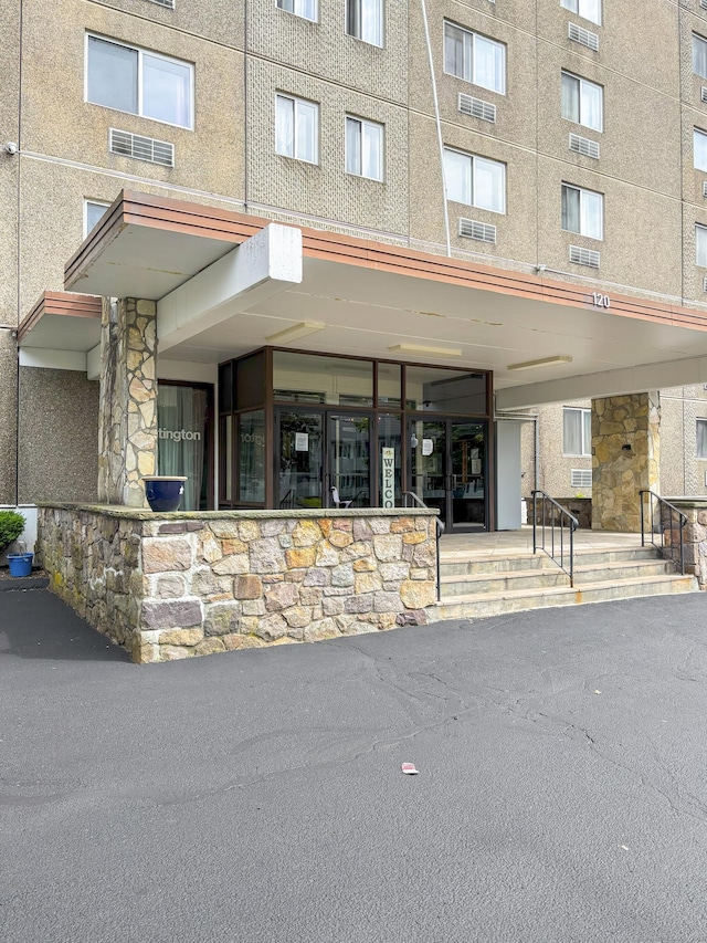 120 Huntington Tpke Unit 606, Bridgeport, CT 06610 - view of property