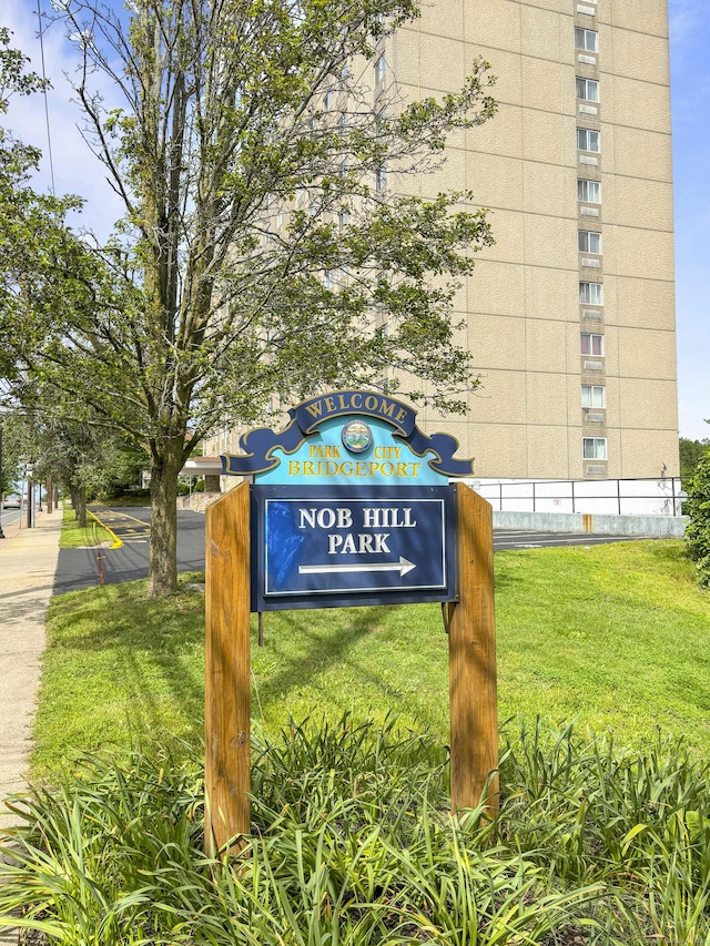 120 Huntington Tpke Unit 606, Bridgeport, CT 06610 - community / neighborhood sign with a yard