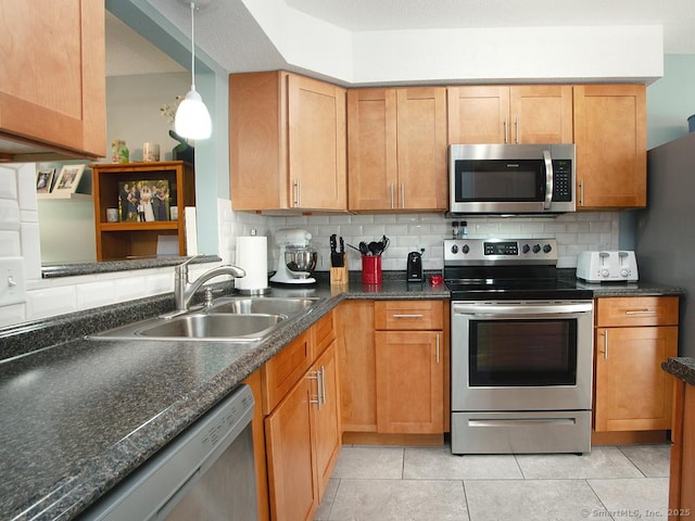32 Knoll Ln Unit 32, Simsbury, CT 06089 - photo 2