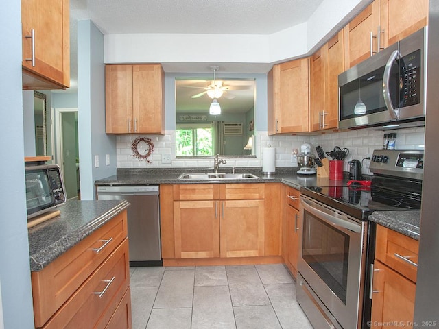 32 Knoll Ln Unit 32, Simsbury, CT 06089 - photo 3