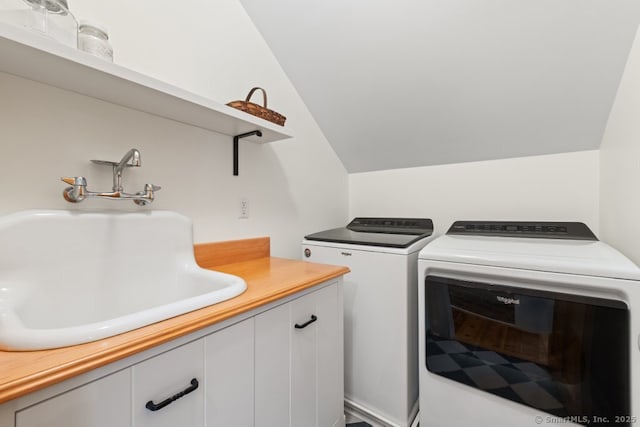 52 Aunt Park Ln, Newtown, CT 06470 - laundry area featuring washing machine and clothes dryer and cabinet space