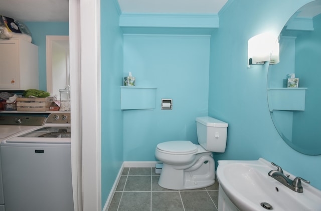 6 Bel Aire Dr, Plainville, CT 06062 - bathroom featuring washing machine and dryer and tile patterned floors