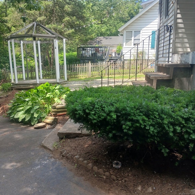 97 Capen St, Windsor, CT 06095 - view of yard