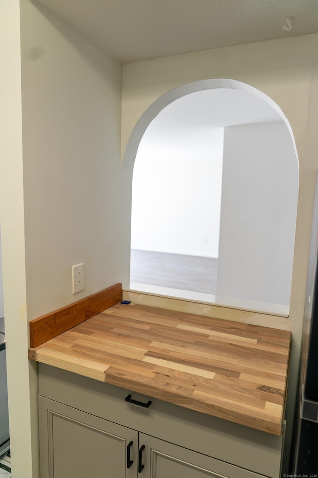 5 Melon Ln Unit 5, Ridgefield, CT 06877 - detailed view of arched walkways and wood finished floors