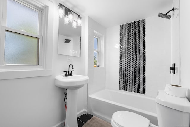78 Pine St, Waterbury, CT 06710 - full bath featuring toilet and tub / shower combination