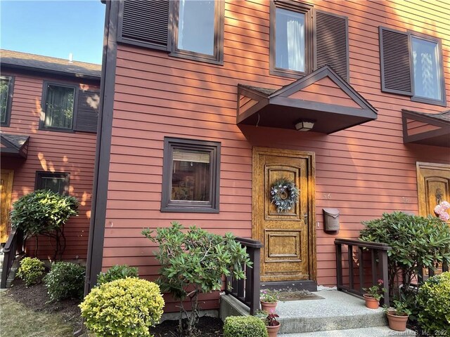 56 Courtland Dr, Groton, CT 06340 - photo 2