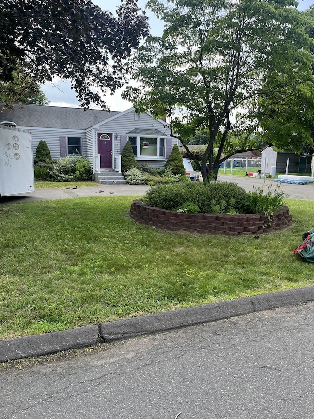 81 Cornwall Dr, Windsor Locks, CT 06096 - view of front facade featuring a front yard