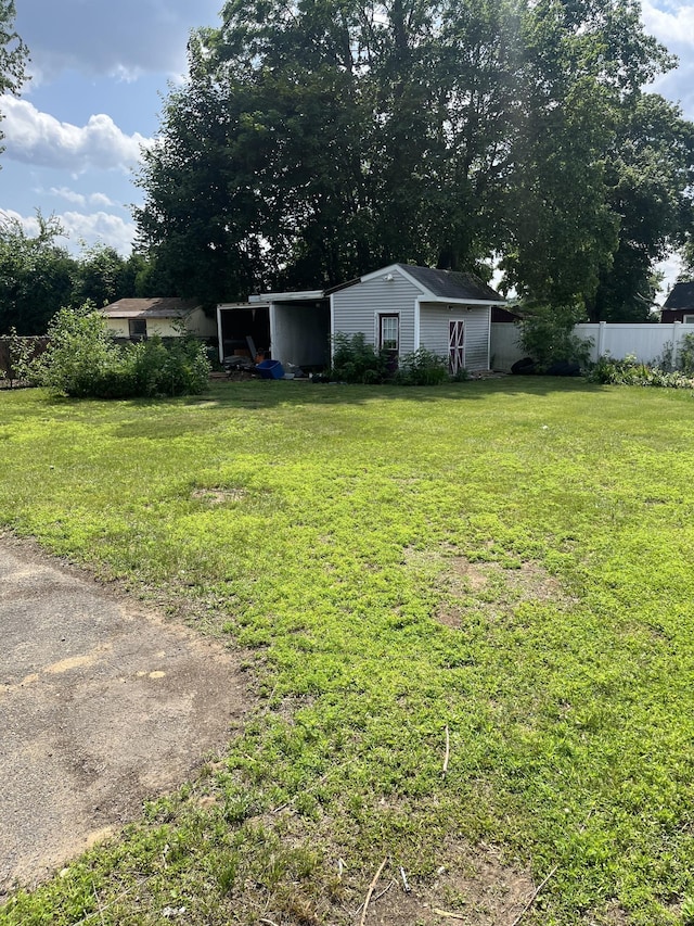 81 Cornwall Dr, Windsor Locks, CT 06096 - view of yard