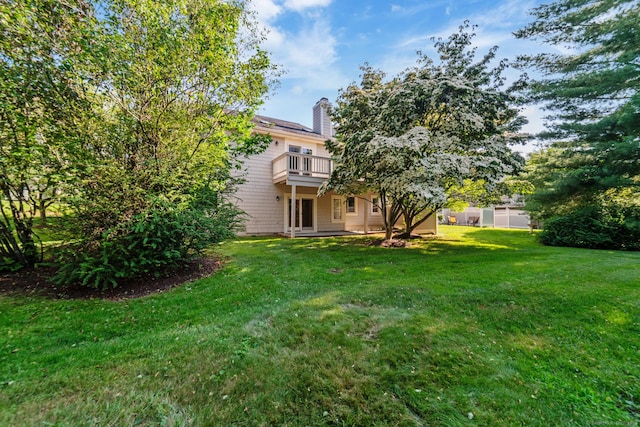12 Boulevard Dr Unit 27-157, Danbury, CT 06810 - view of green lawn with a balcony