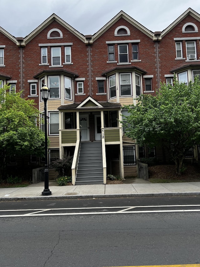 132 Maple Ave Unit B, Hartford, CT 06114 - townhome / multi-family property featuring brick siding and stairs