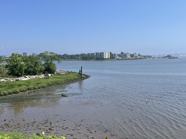 27 Bayview Pl Apt 5, West Haven, CT 06516 - water view