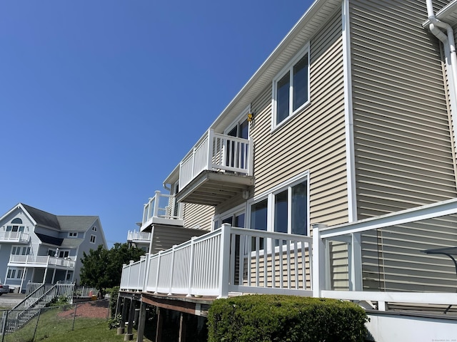 27 Bayview Pl Apt 5, West Haven, CT 06516 - view of home's exterior with a balcony