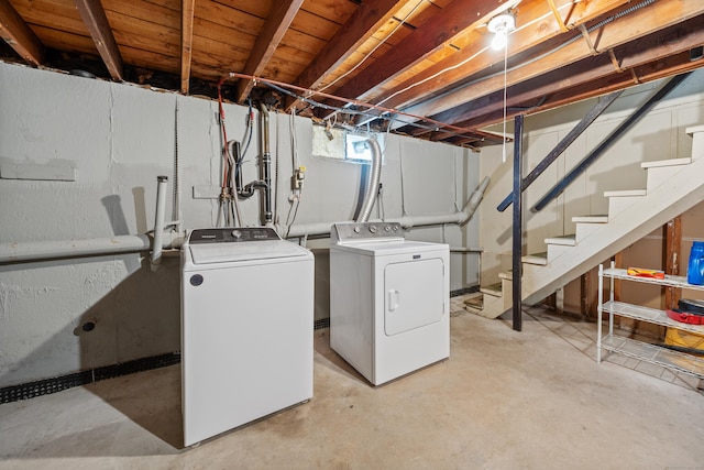 45 Summit Rd, Prospect, CT 06712 - laundry room featuring washing machine and dryer
