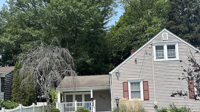 525 Jennings Ave, Bridgeport, CT 06610 - view of front of property with a porch