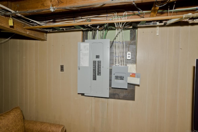 33 Old King St, Enfield, CT 06082 - utilities with electric panel