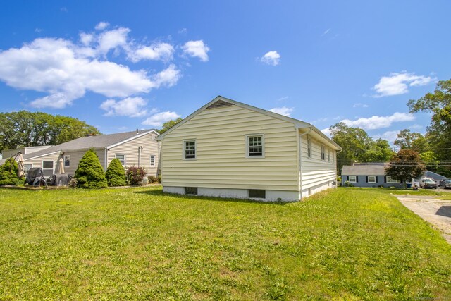 107 Travis Dr, Bridgeport, CT 06606 - photo 18