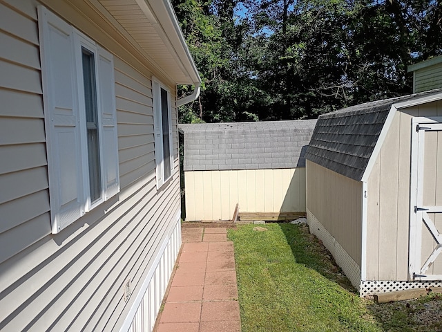 65 Woodland Park, Shelton, CT 06484 - view of yard with a storage shed