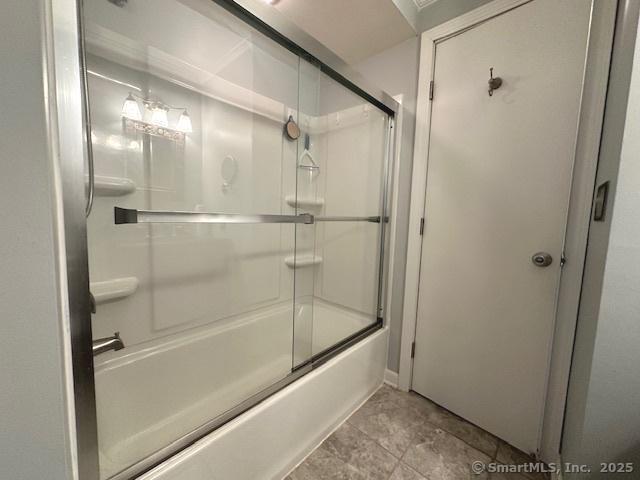 15 Bargate Rd, Clinton, CT 06413 - bathroom featuring enclosed tub / shower combo