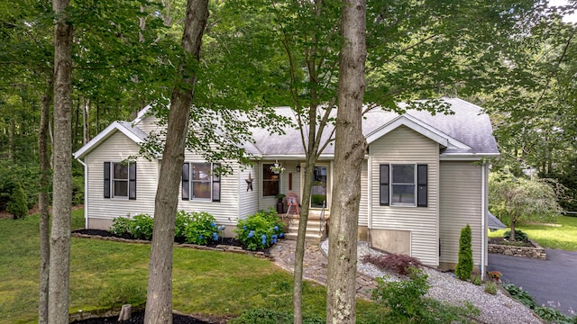 80 Richard Ave, Wolcott, CT 06716 - view of front of house featuring a front lawn