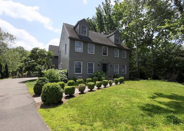 64 Old Pewter Ln, Wethersfield, CT 06109 - colonial house featuring a front yard