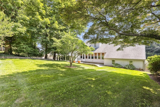12 Lincoln Ave, Danbury, CT 06810 - view of grassy yard