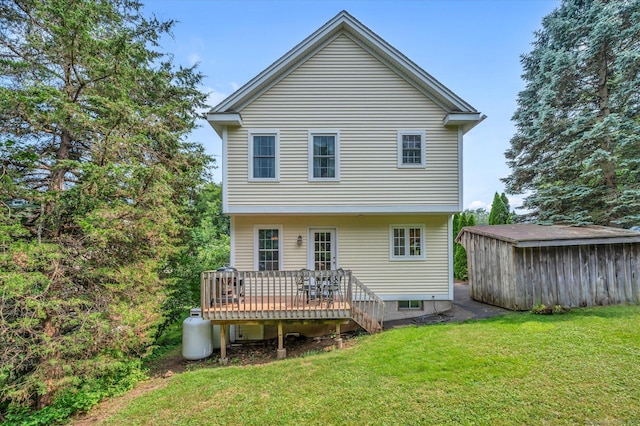 18 Overlook Ave, Middletown, CT 06457 - back of property featuring a yard, a wooden deck, and a storage shed