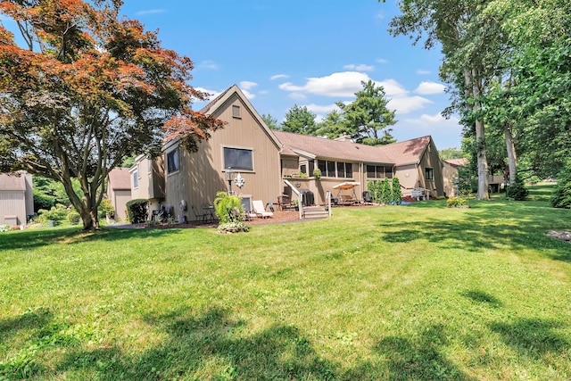 92 Seminole Ln Unit B, Stratford, CT 06614 - back of house with a yard