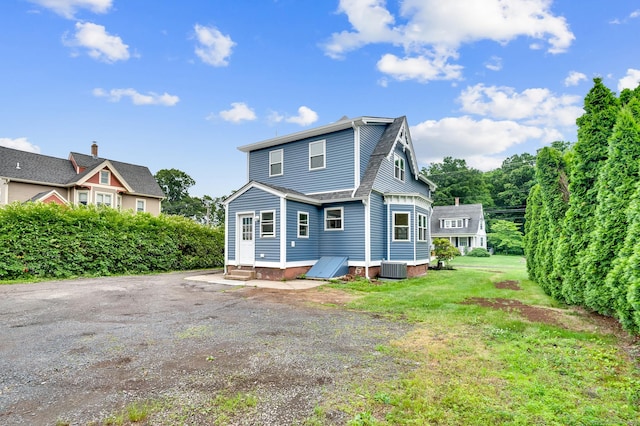 339 Main St, Wallingford, CT 06492 - back of house featuring a yard