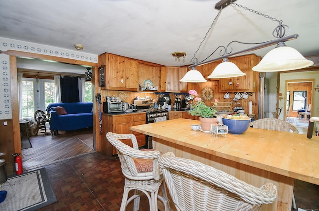 279 Pratt St, Winchester, CT 06098 - view of dining space