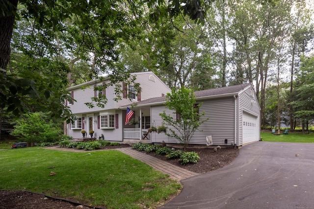 1 Whippoorwill Ln, Brookfield, CT 06804 - view of front of home with a front lawn