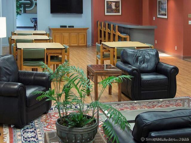 31 Woodland St Unit 7F, Hartford, CT 06103 - living room featuring light wood-style floors
