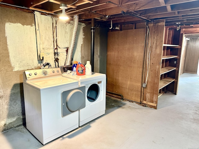 191 Prospect Hill Rd, Groton, CT 06340 - laundry room with washing machine and dryer