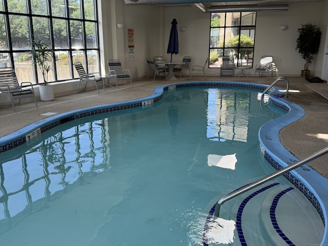 111 Dekoven Dr Apt 1008, Middletown, CT 06457 - view of indoor pool
