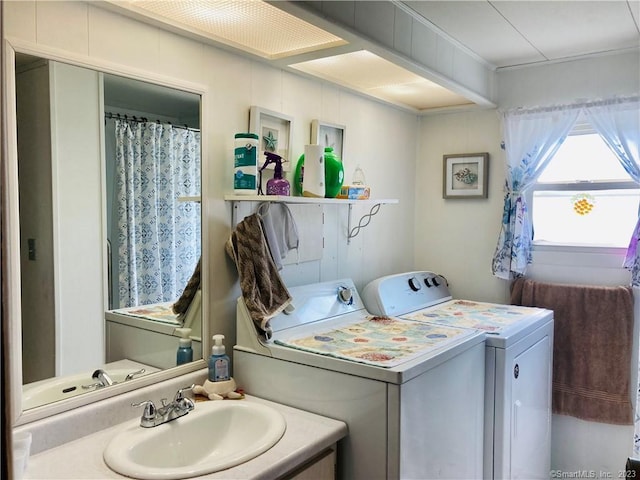 44 Cheyenne Rd, East Hartford, CT 06118 - laundry room featuring washer and clothes dryer