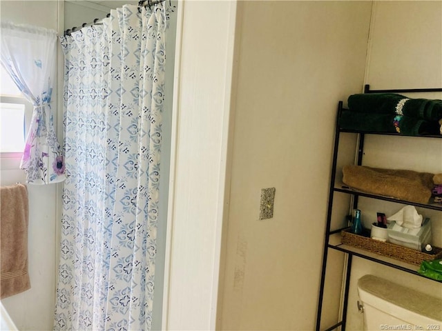 44 Cheyenne Rd, East Hartford, CT 06118 - full bathroom with a shower with curtain