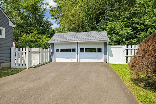 10 John Smith Dr, West Hartford, CT 06107 - detached garage featuring a gate