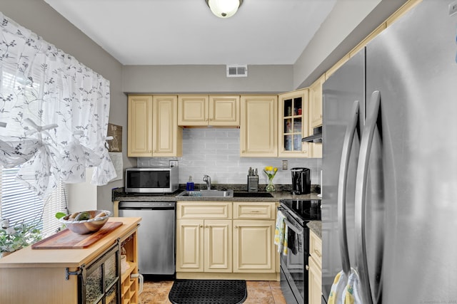 39 Candlewood Dr Unit 39, South Windsor, CT 06074 - photo 2