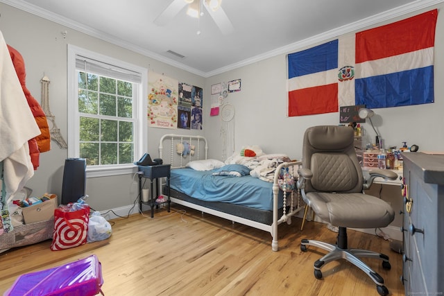 170 Red Oak Rd, Bridgeport, CT 06606 - bedroom with wood finished floors, crown molding, and a ceiling fan