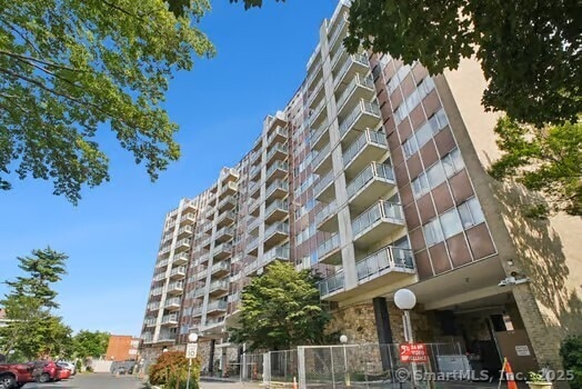 30 Woodland St Apt 9E, Hartford, CT 06105 - photo 21