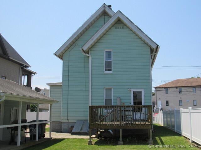76 Porter St, Bridgeport, CT 06606 - back of property with a deck