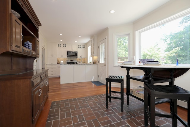 9 River Bend Ln, Windsor, CT 06095 - dining room featuring recessed lighting and dark wood finished floors