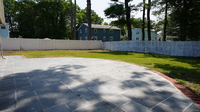 89 Henderson Dr, East Hartford, CT 06108 - photo 16