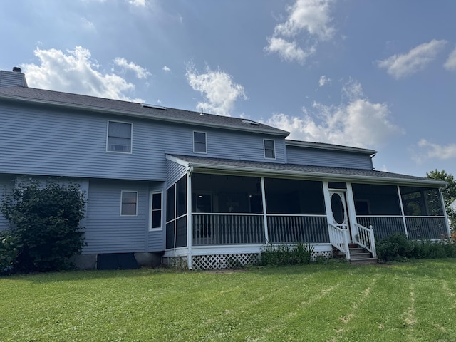 16 Snow Rdg S, Middletown, CT 06457 - back of house featuring a sunroom and a lawn