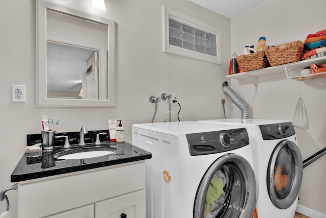 148 Conestoga Way Unit 148, Glastonbury, CT 06033 - laundry area with a sink and washer and dryer