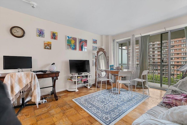 100 York St Unit 10R, New Haven, CT 06511 - living room with baseboards and a desk