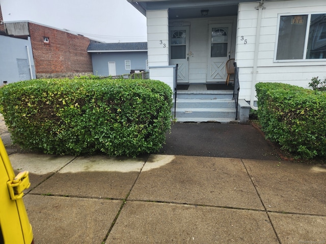 33 Jackson Ave, Bridgeport, CT 06606