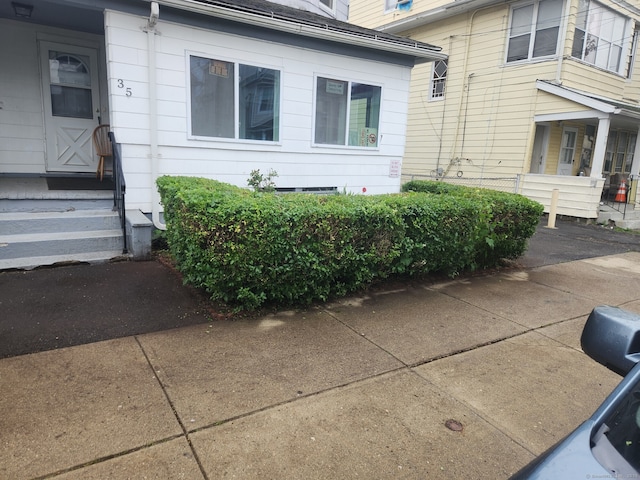 33 Jackson Ave, Bridgeport, CT 06606