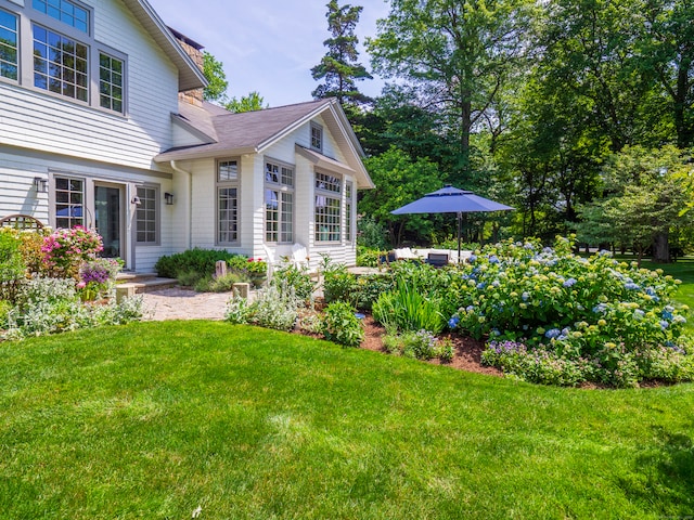 192 Catalpa Rd, Wilton, CT 06897 - view of green lawn