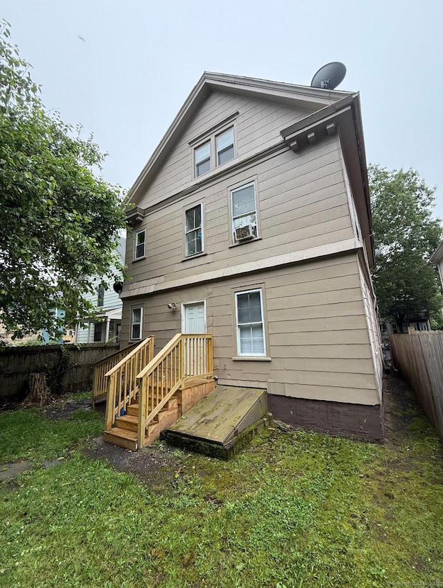 115 Lloyd St, New Haven, CT 06513 - back of house with a fenced backyard