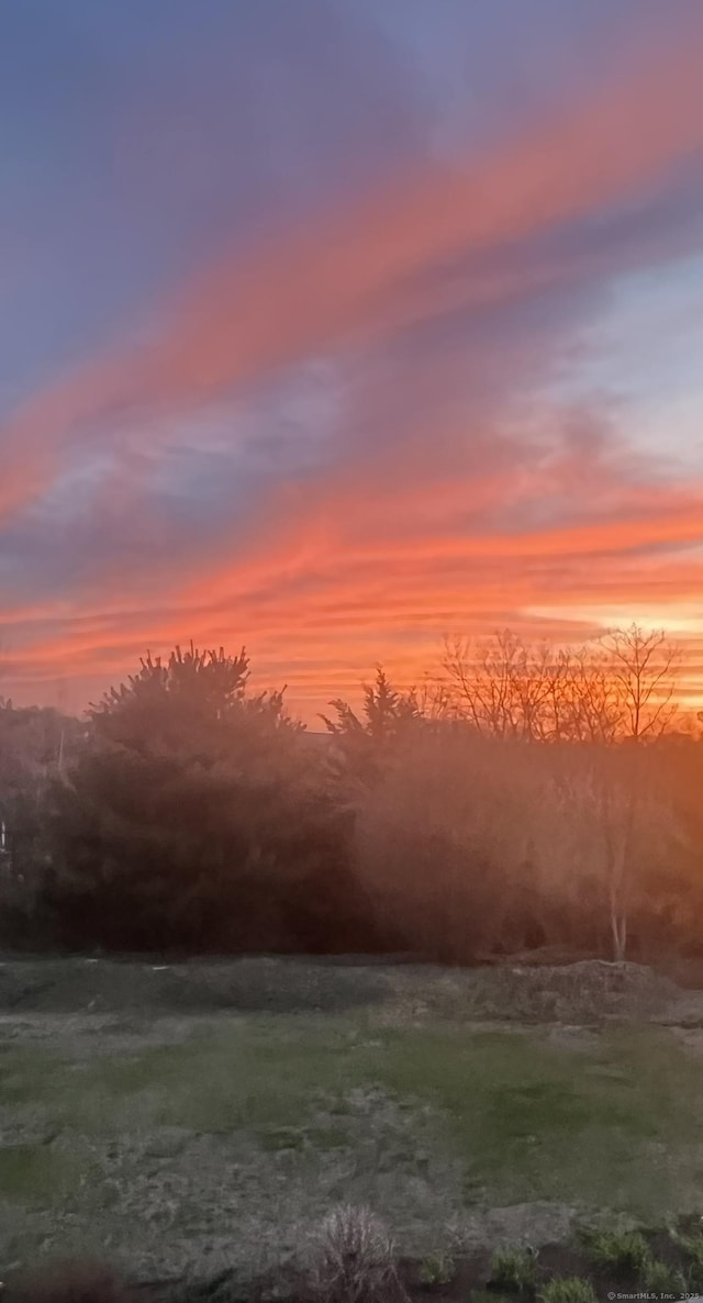 41 Mesa Dr, Bethany, CT 06524 - view of yard at dusk